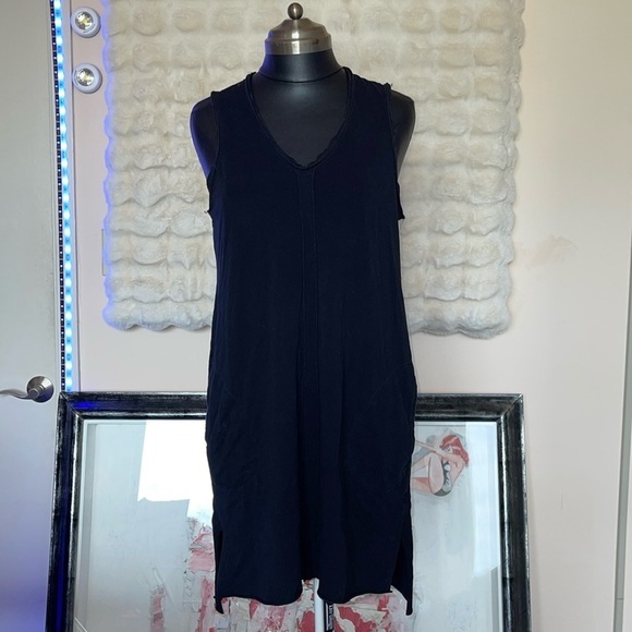 ATM v shaped dress black 93% cotton with side slits at the bottom - Picture 1 of 9